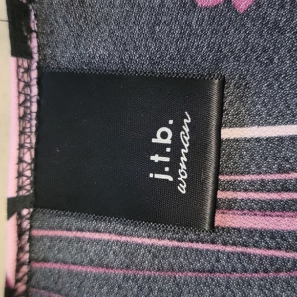 J.T.B Vintage Floral Ruffle Blouse with Flower Pin.  Size Unknown. - Picture 10 of 10